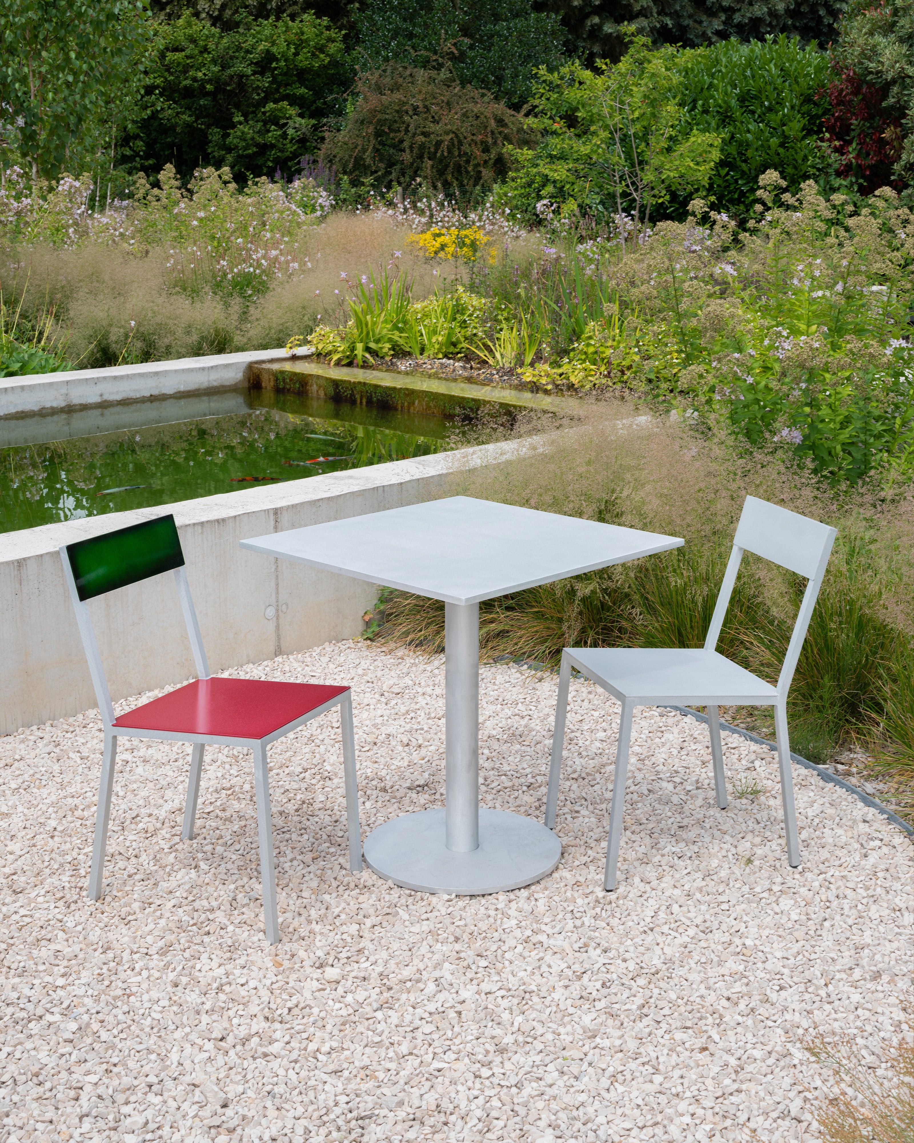 alu chair bordeaux candy green – valerie_objects