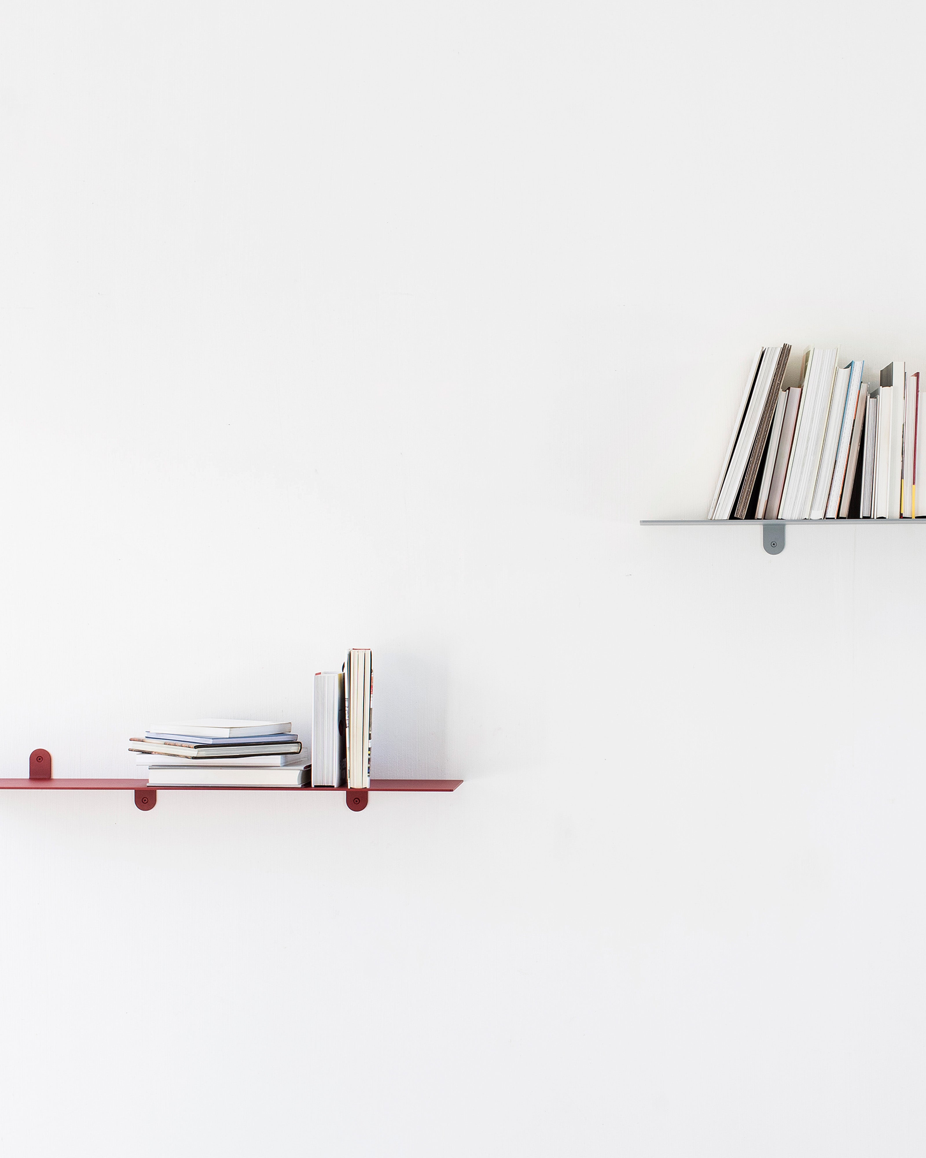 shelf n°1 red – valerie_objects