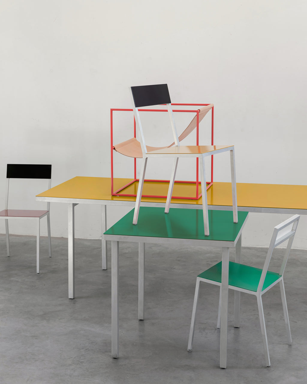 V9023200-500 valerie_objects muller van severen
