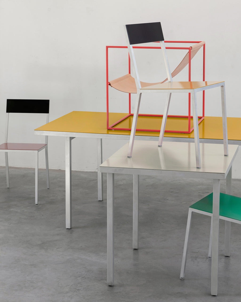 V9023201-200 valerie_objects muller van severen