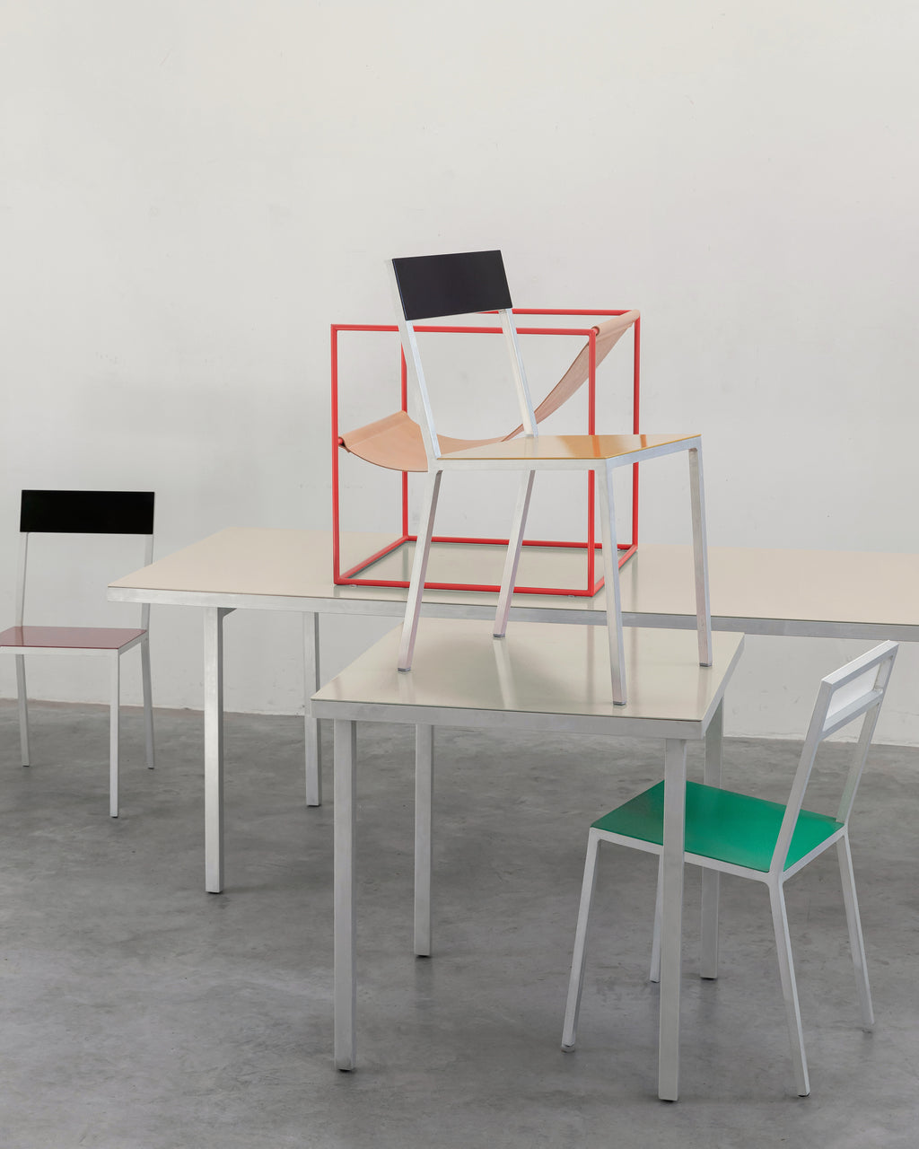 V9023202-004 valerie_objects muller van severen