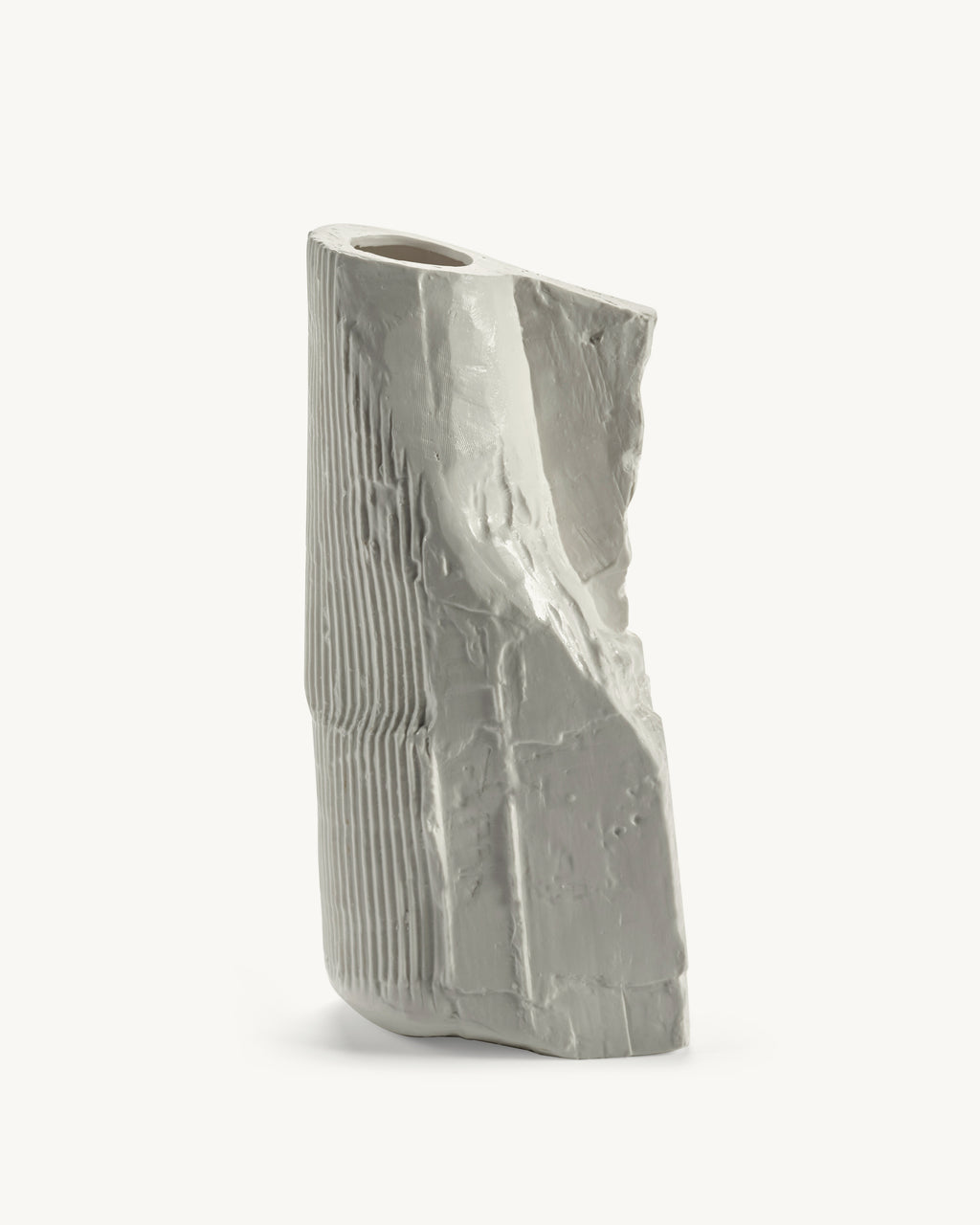 V9024102-005 valerie_objects white dirt
