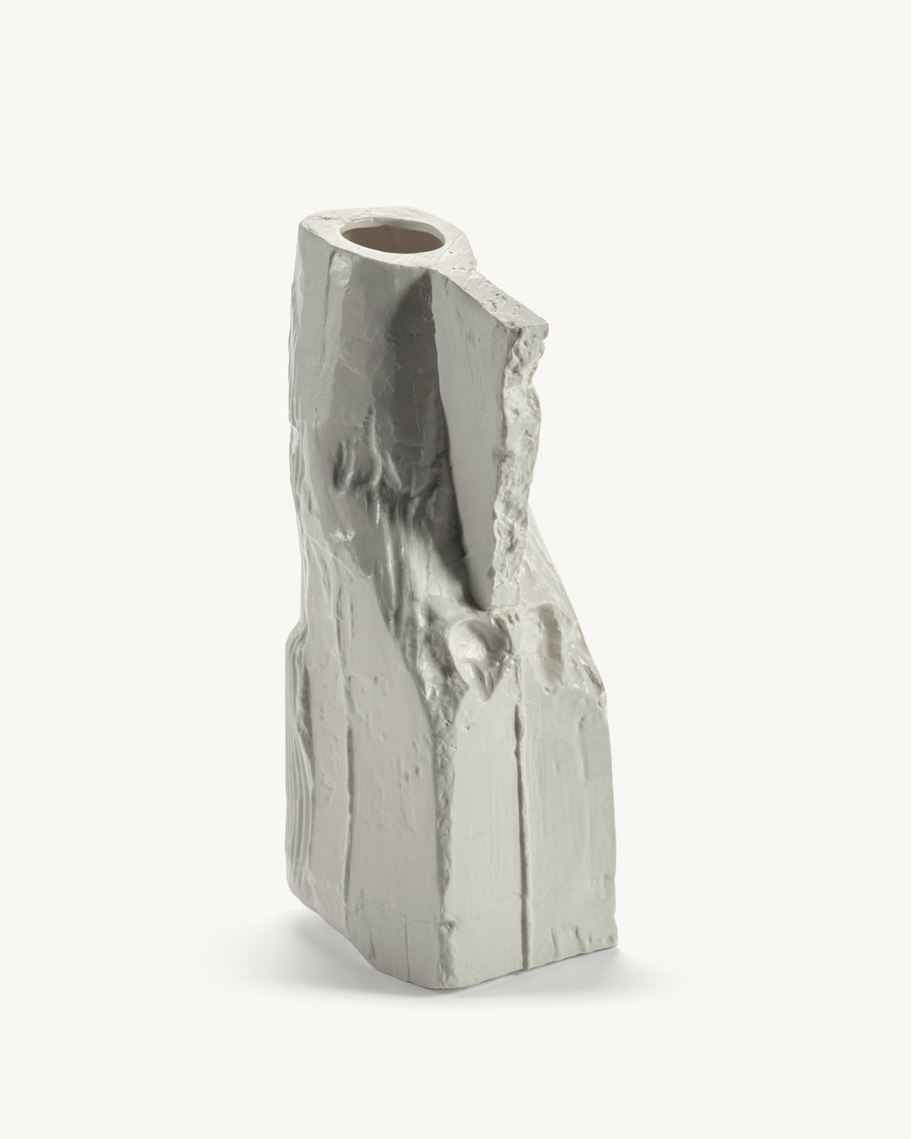 V9024102-005 valerie_objects white dirt