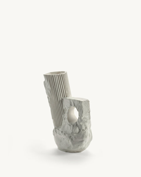 V9024103-005 valerie_objects white dirt
