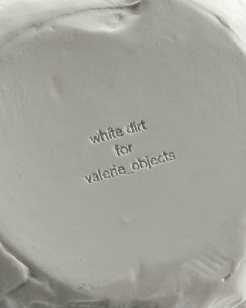 V9024103-005 valerie_objects white dirt
