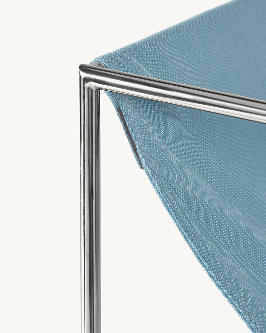 V9025002-602 valerie_objects muller van severen