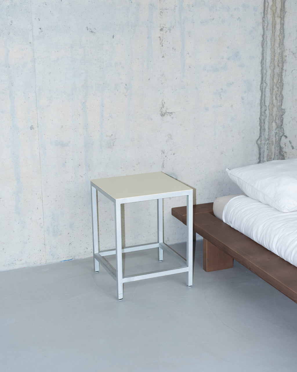 V9025200-004 valerie_objects muller van severen