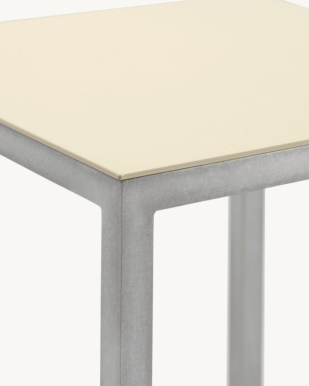 V9025200-004 valerie_objects muller van severen