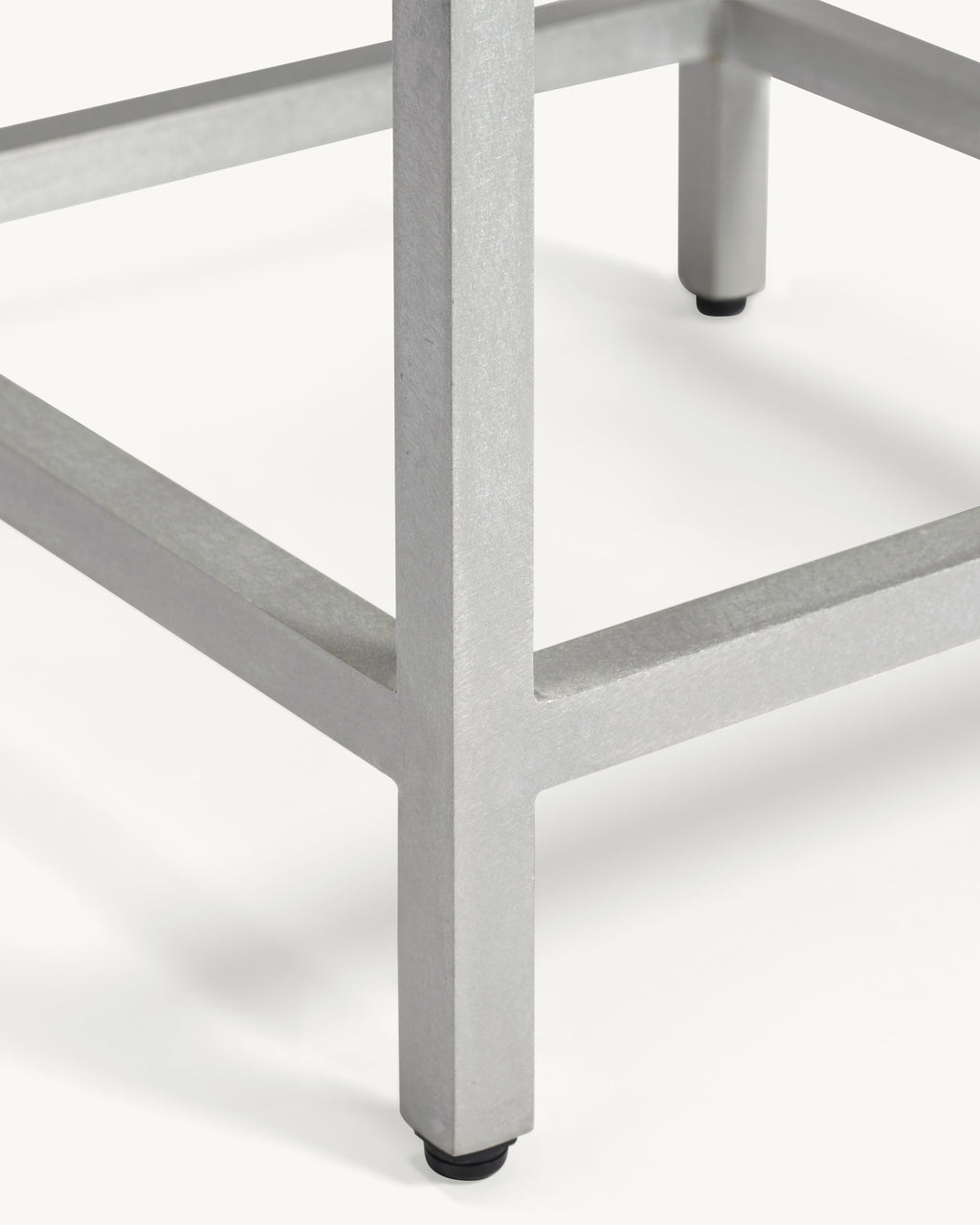 V9025200-500 valerie_objects muller van severen